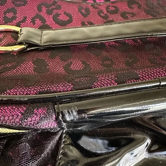 Betseyville Ruffled Cosmetic Case Betsey Johnson - Picture 6 of 10